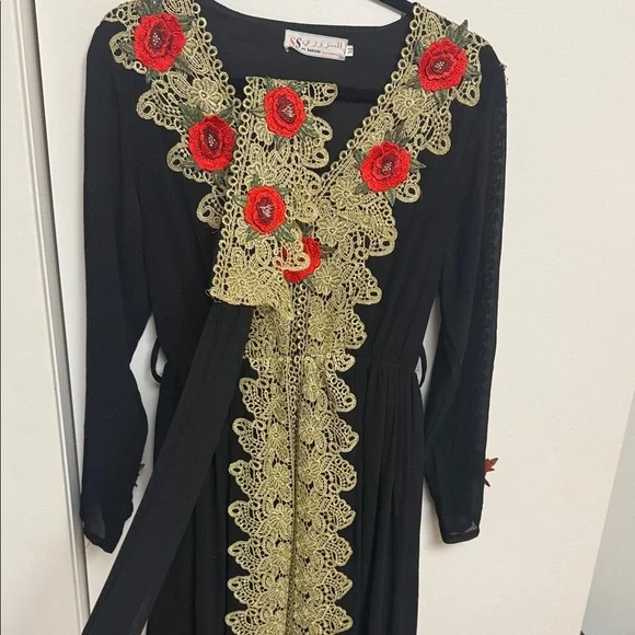 Black Long Sleeve Dress with Gold Lace and Red Floral Accents with Belt size Med - Picture 11 of 12